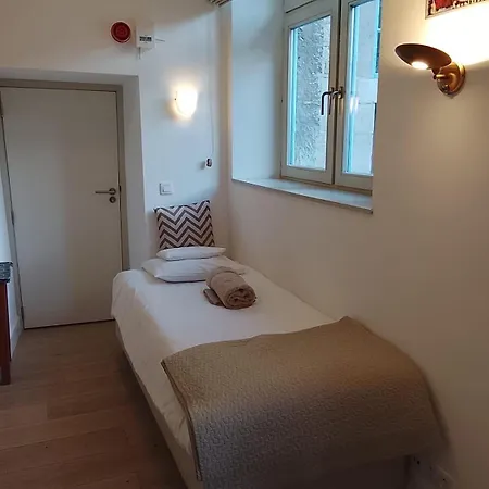 Les Roques In Historical Monastery Apartment